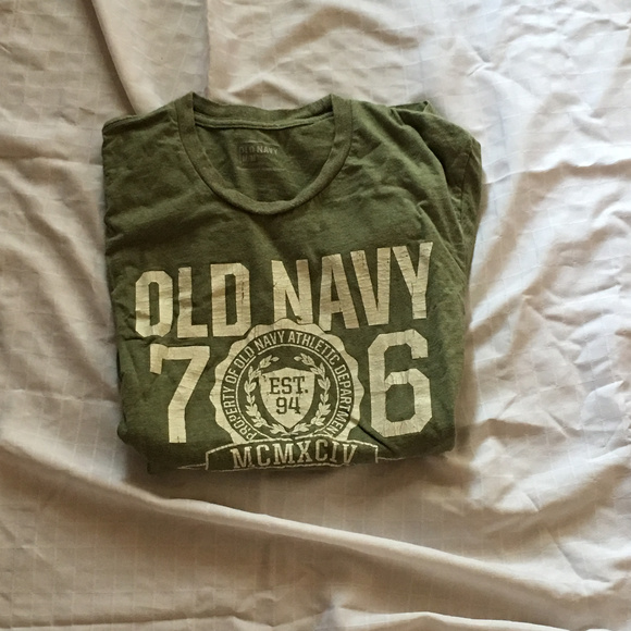 2 Men's Old Navy Graphic T-Shirts. Worn 3 times. - Picture 4 of 4